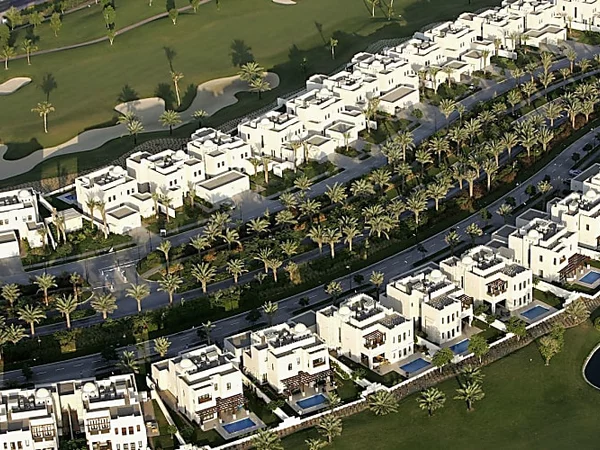 Dubai Villa Prices Fall to Lowest Point in a Decade
